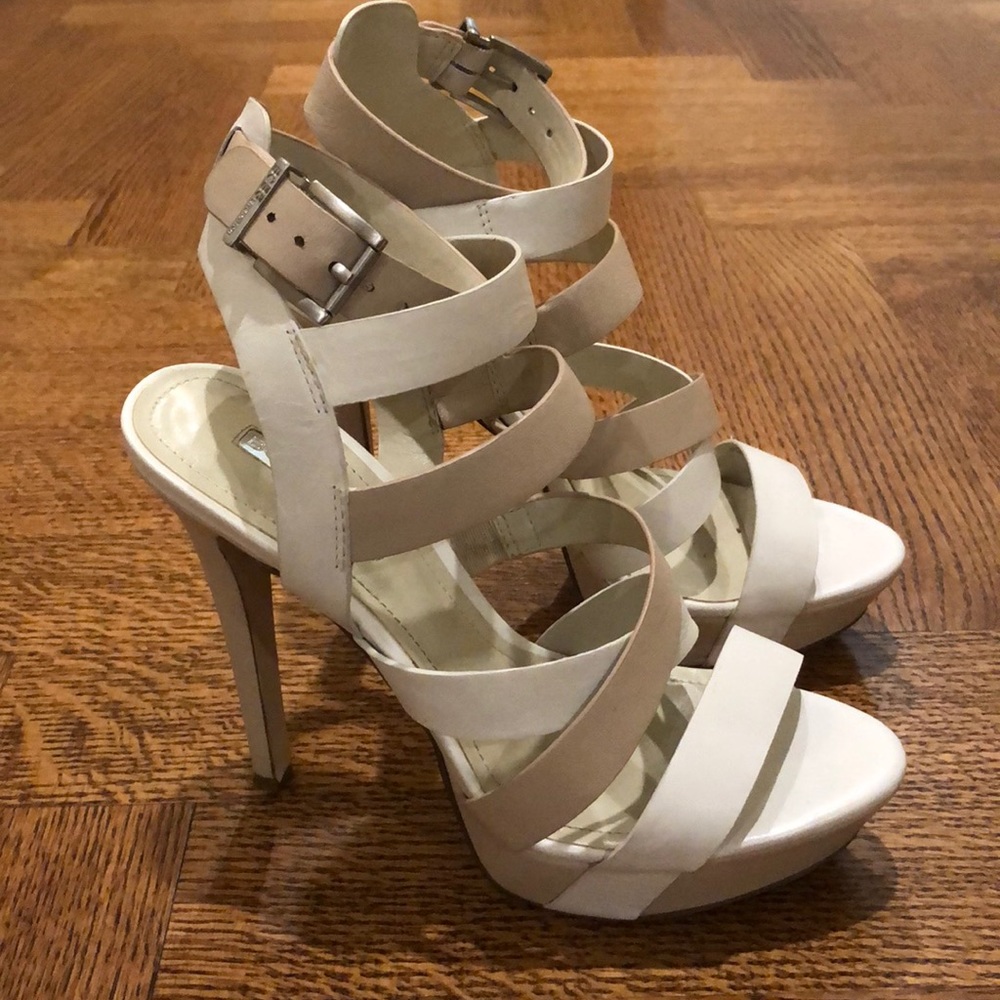 BCBG platform shoes size 8.5 gorgeous white and nude barely worn